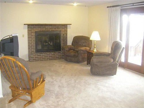 2nd image of 216 Essex St