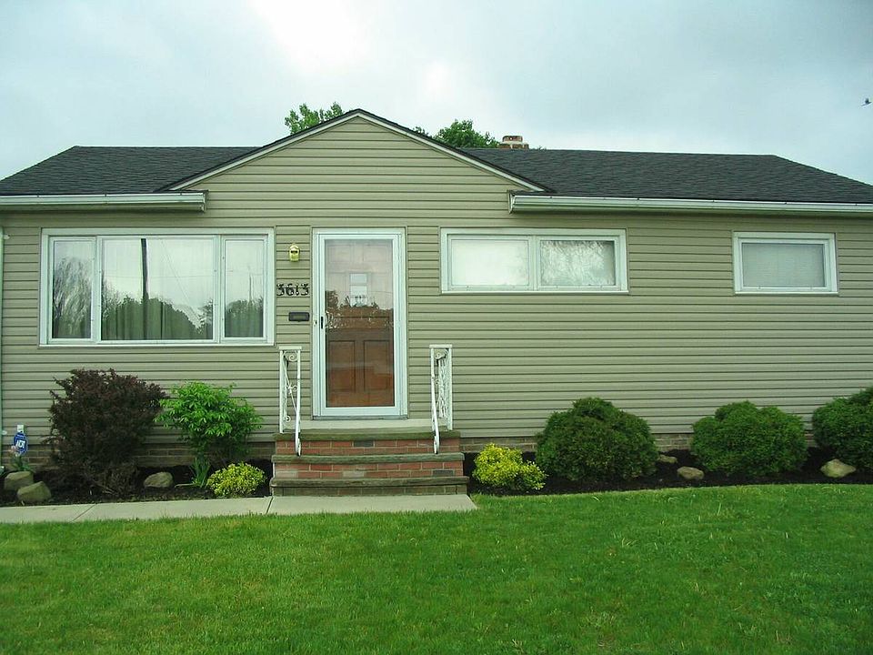 1st image of 3613 Center Dr
