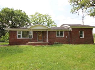 1227 Hilltop Rd, Red Boiling Springs, TN 37150