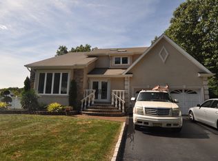 96 Maple St, Old Bridge, NJ 08857