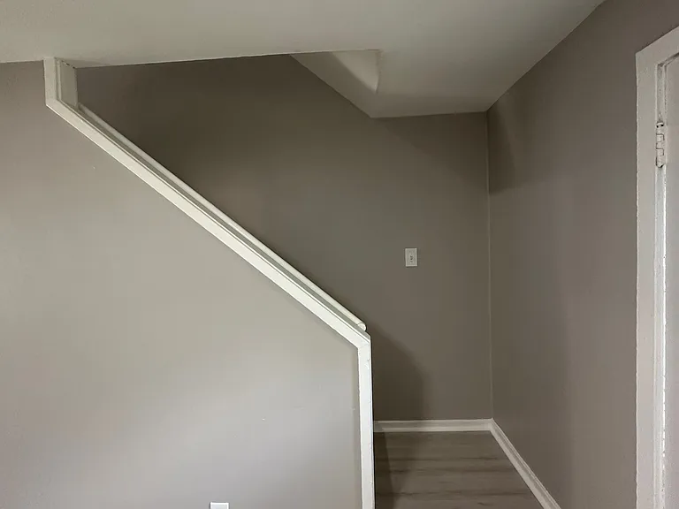 33119 Alberta Ct — Photo 8