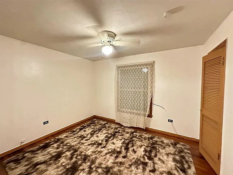 2810 N Houston Dr — Photo 6