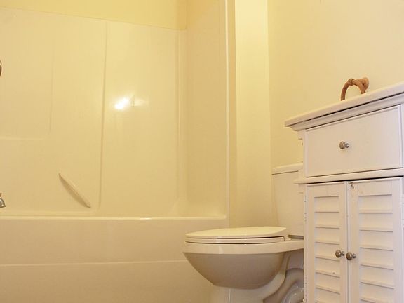 4th image of 2119 College St APT 1