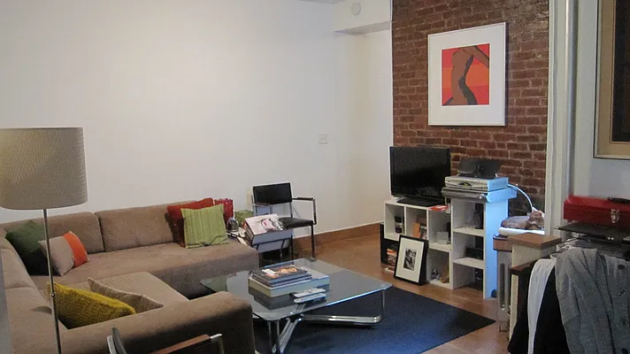 Rented by Weinstein Realty Group | media 27