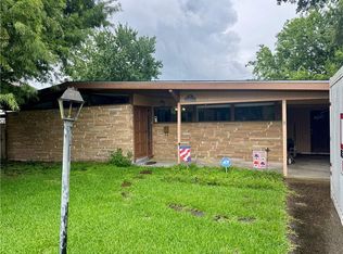 11 Laux Manor Dr, Metairie, LA 70003