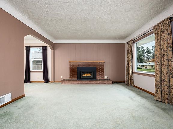 3rd image of 510 W Columbia Ave