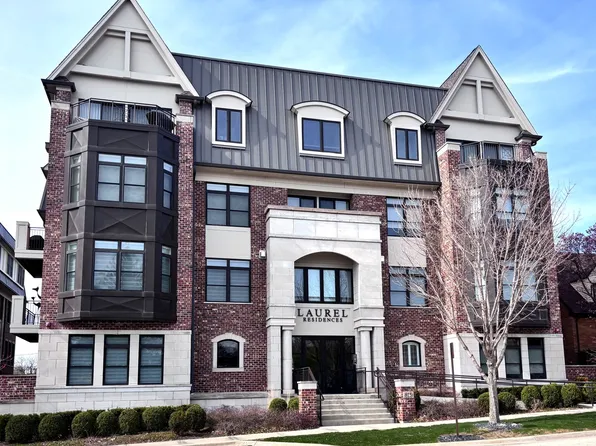 815 Laurel Ave #403, Highland Park, IL 60035