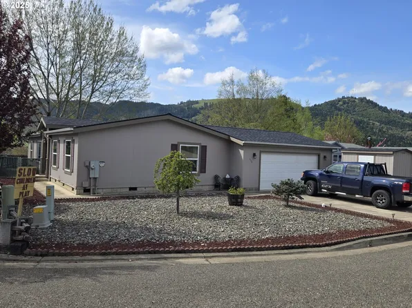 111 Margie Ct, Myrtle Creek, OR 97457