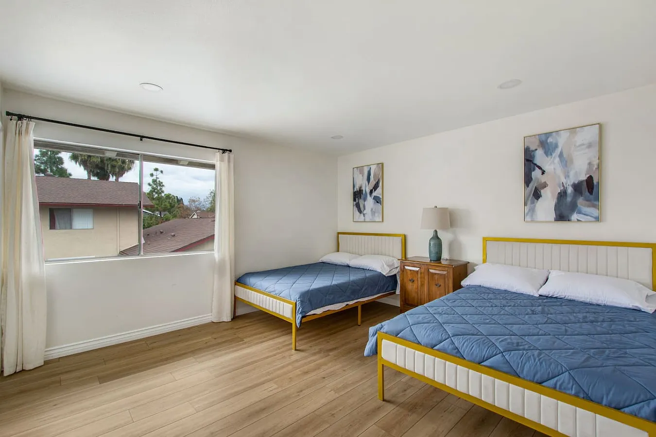 2 bed, 985 sqft, $4,500 — Photo 3