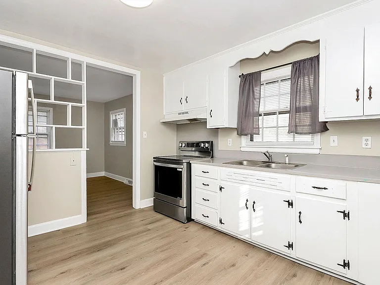 3728 Dresden Dr E — Photo 6