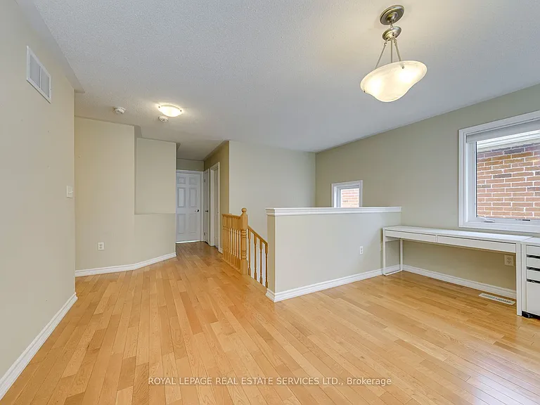9 Barnstone Dr — Photo 23