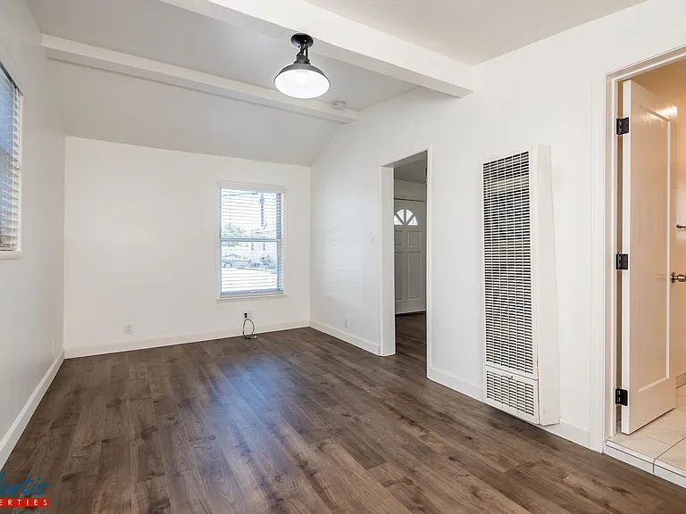 355 N Autumn St #365 — Photo 4