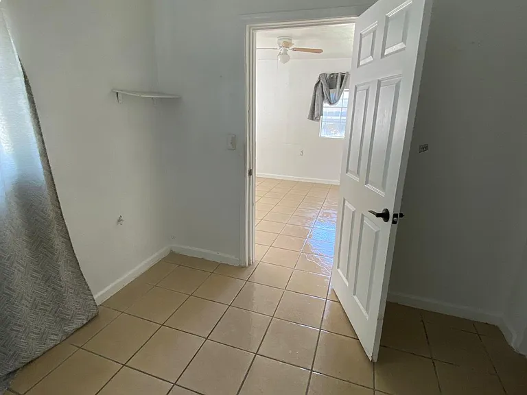 1031 Kenwood Ave — Photo 5