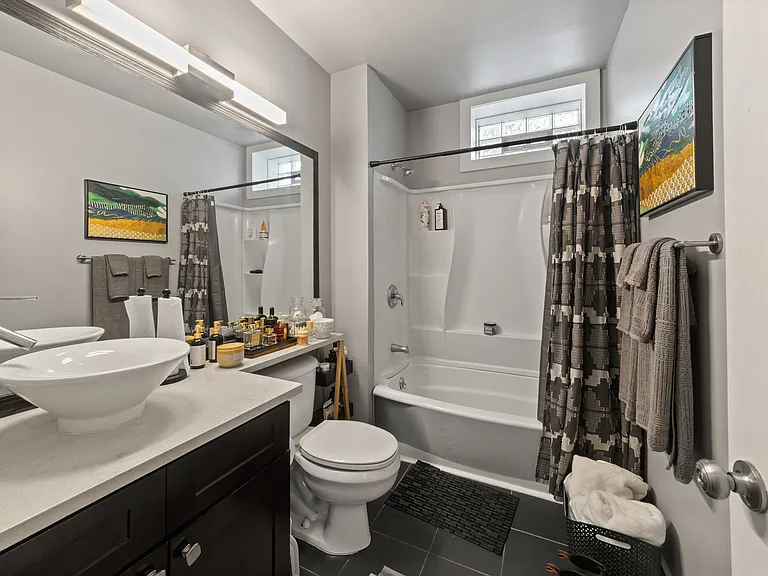 2734 W 18th St #1R — Photo 14