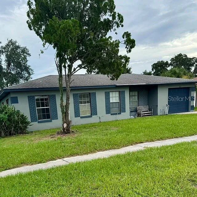 3 bed, 2.0 bath, 1303 sqft, $2,099 — Photo 3