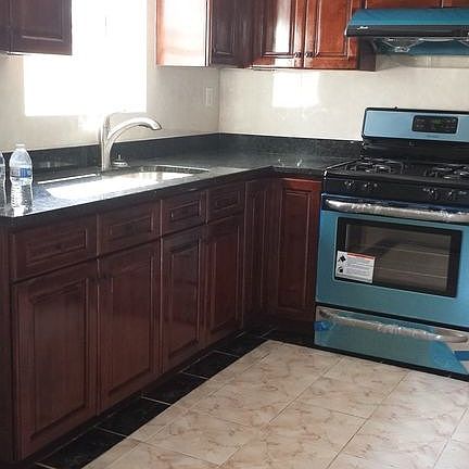 3rd image of 226 Bay 35th St APT 3
