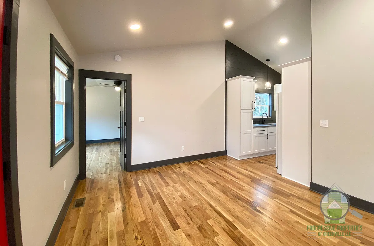37 Prancer Avenue - 1 — Photo 3