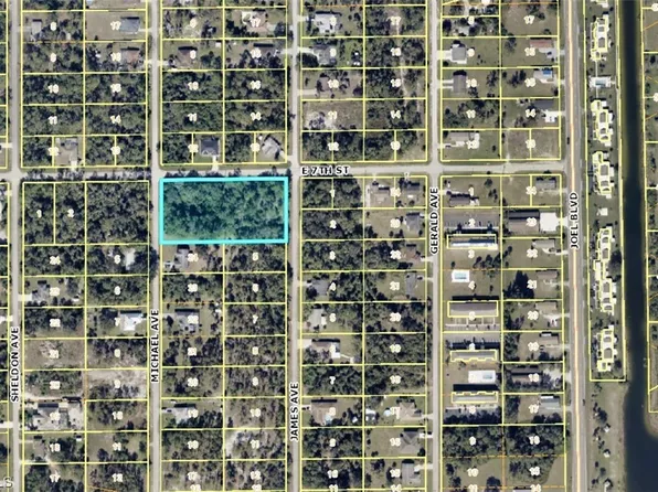 2004 E 7th St, Lehigh Acres, FL 33936