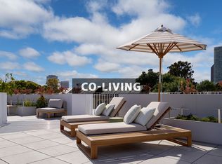 Comma Barrington, Los Angeles, CA 90025