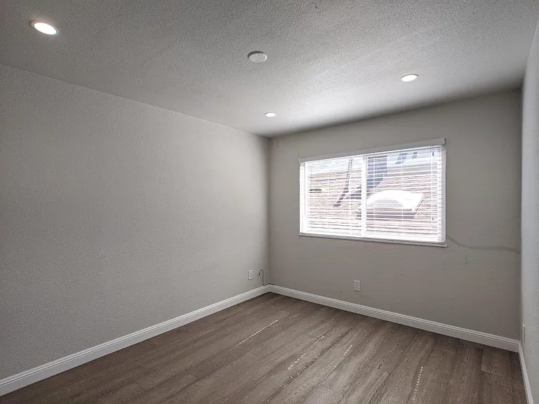 1811 Francisco St — Photo 25