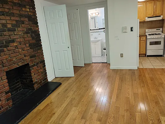 Rented by Brick Real Estate | media 10