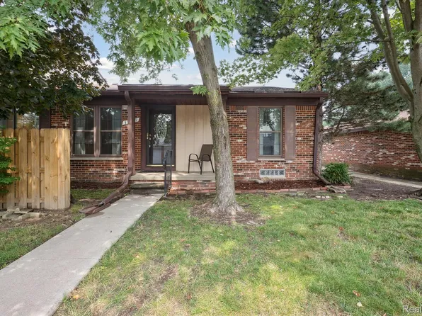 39559 Old Dominion Dr, Clinton Township, MI 48038