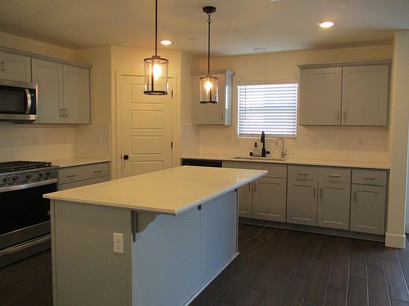 Island- Pantry-Sink