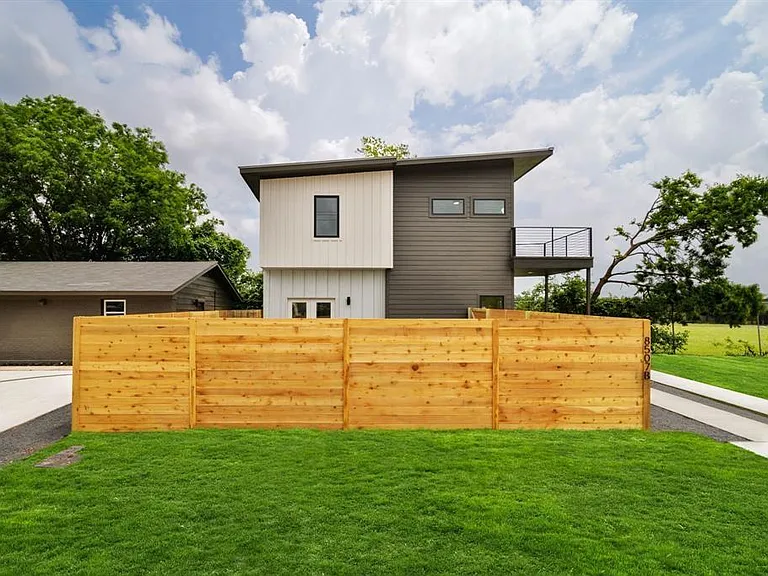 8507 Hathaway Dr #B — Photo 28
