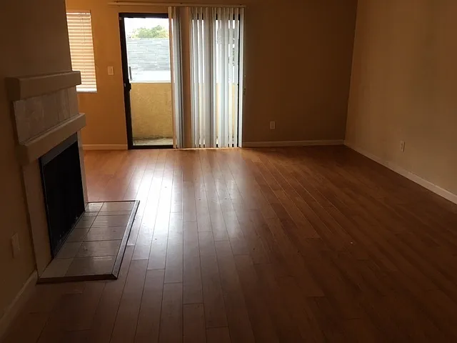 2204 S Beverly Glen Blvd — Photo 4