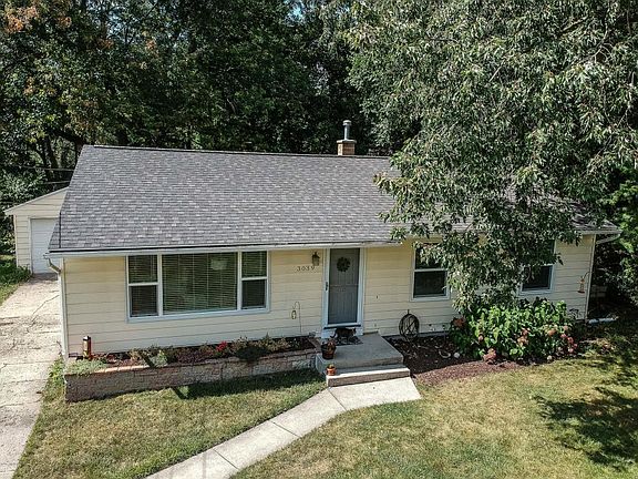 4th image of 3039 Waterford Ave NE