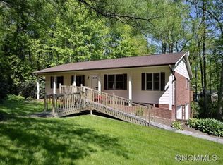 225 Haywood Knolls Dr, Hendersonville, NC 28791