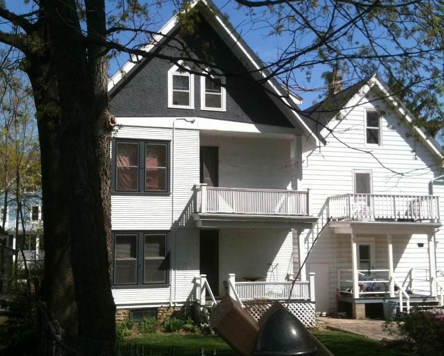 2nd image of 418 N Paterson St
