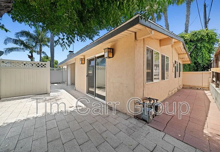 2545 Elden Ave — Photo 24