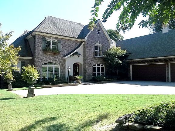 4th image of 3628 Lyles Dr