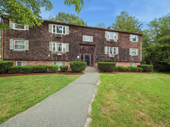137 John A Dunn Memorial Dr APT 5, Rockland, MA 02370