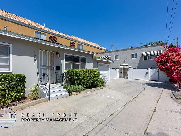 1249 E 3rd St — Photo 21