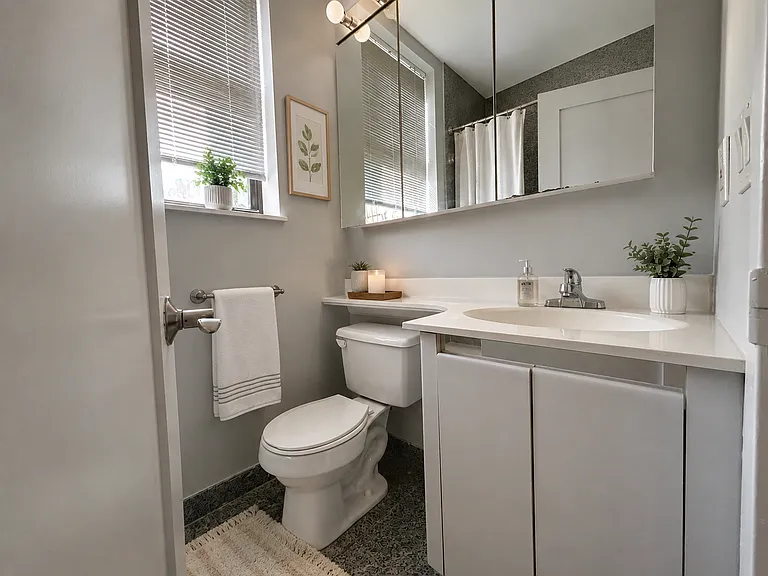 577 2nd Ave #21 — Photo 7