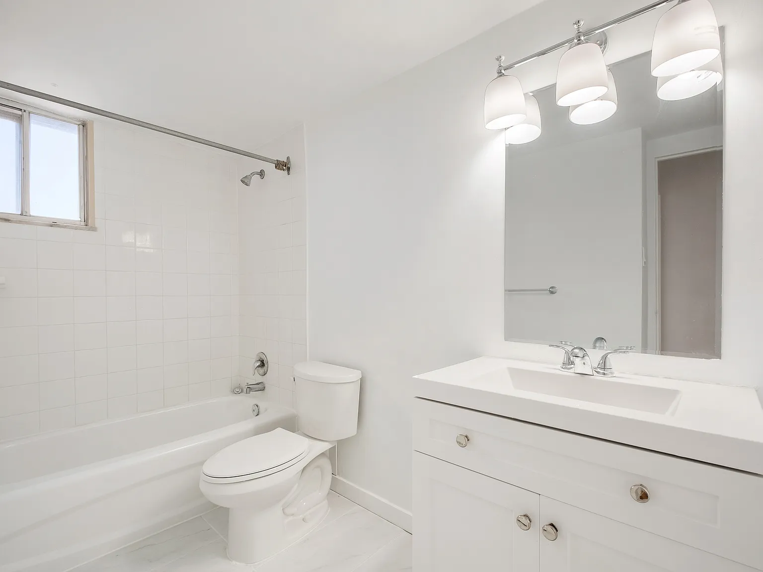 Frederick Apartments — Photo 4