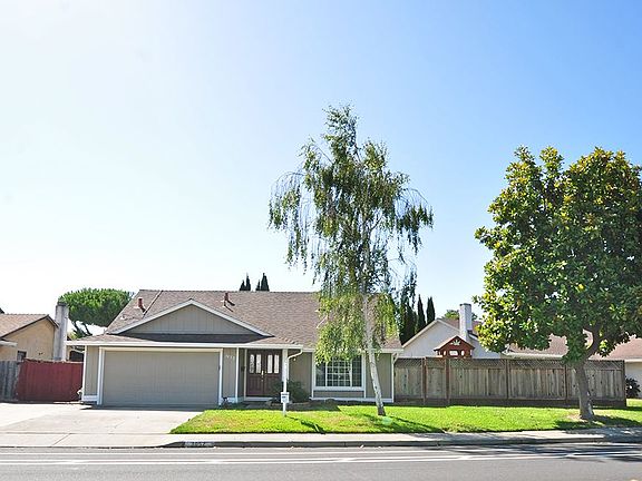 2nd image of 3052 San Andreas Dr