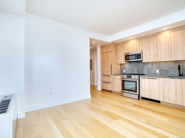 24-16 Queens Plaza South image 1 of 20