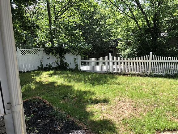 4th image of 3903 Bond Dr