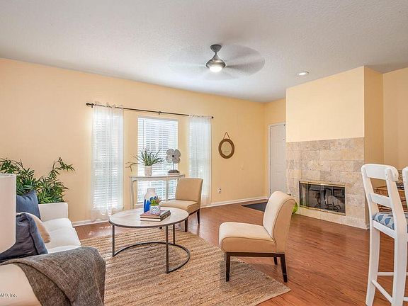 3rd image of 93 Jardin De Mer Pl