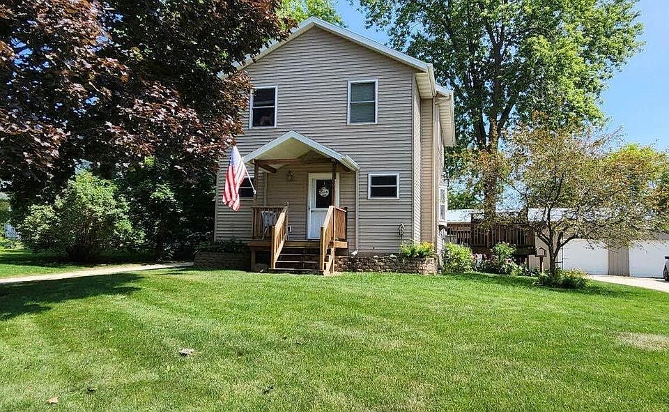 1st image of 805 Pine STREET