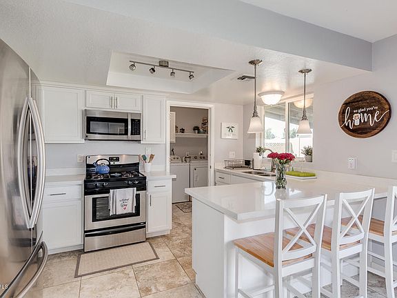 4th image of 1554 W Villa Theresa Dr