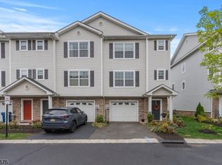 20 Keenan St, Somerset, NJ 08873