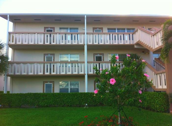 Condo 3rd Floor Right Sid