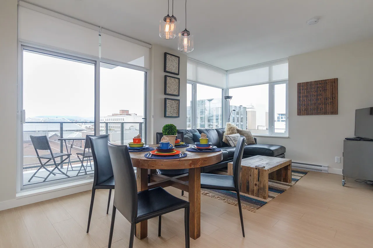 2 bed, 800 sqft, $4,000 — Photo 3