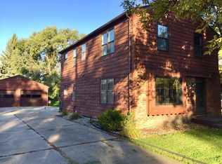 1206 S 9th St, Grand Forks, ND 58201