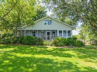 107 Point Breeze Ln, Dunnsville, VA 22454