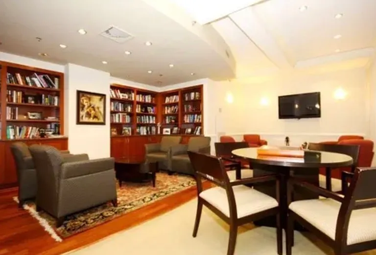 1500 Chestnut St #4D — Photo 15